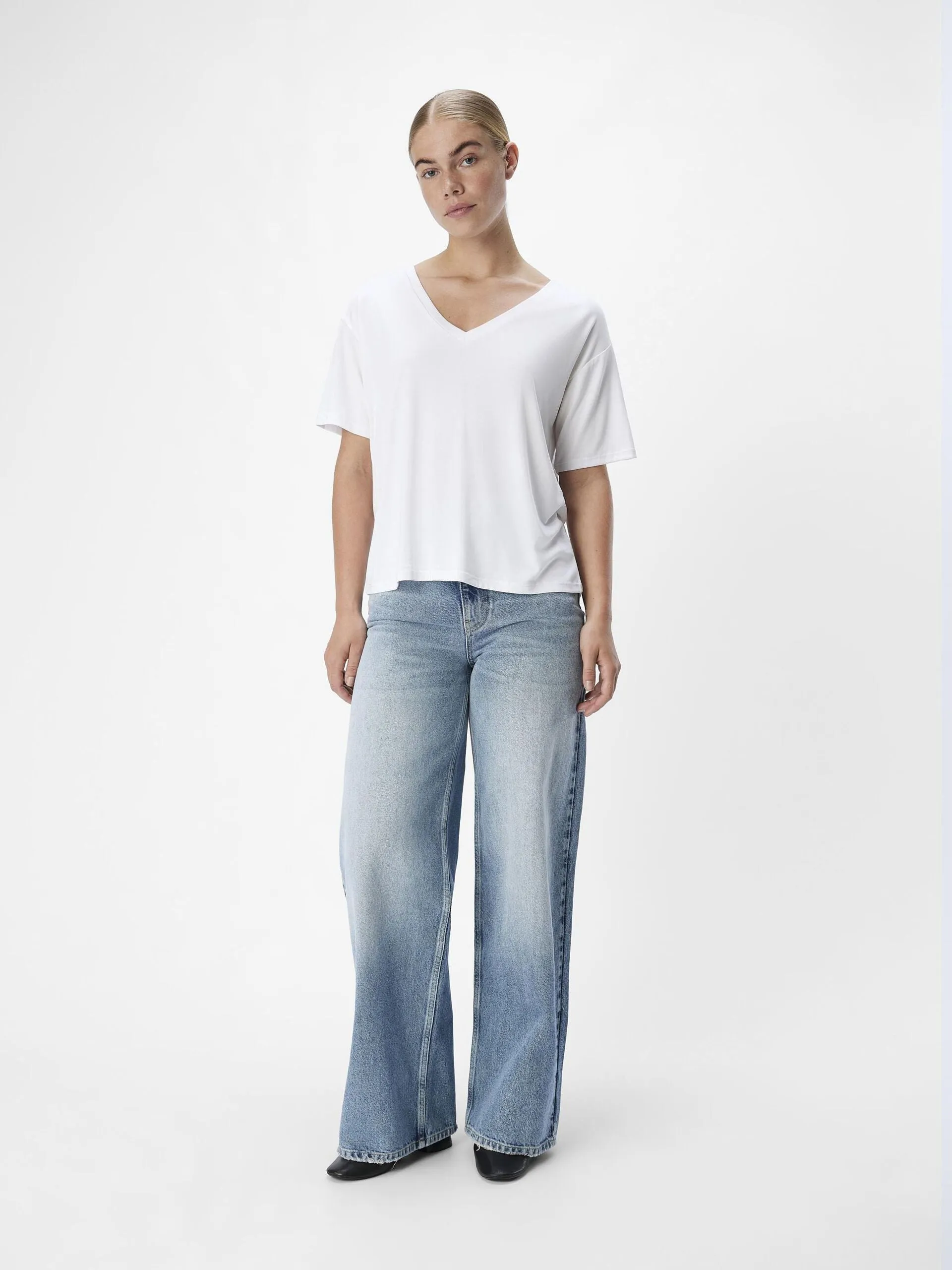 Jenny V-Neck T-Shirt (White)
