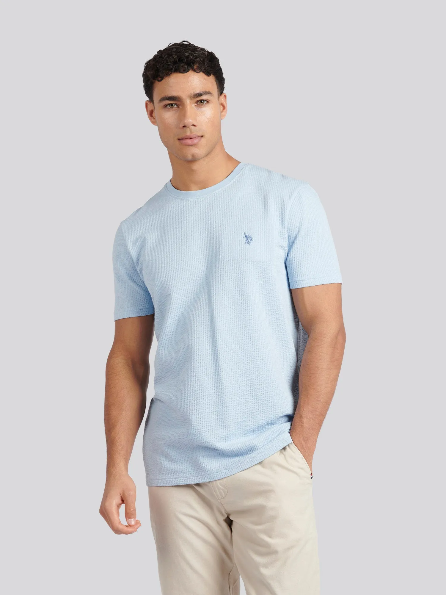 Mens Classic Fit Seersucker T-Shirt in Cashmere Blue